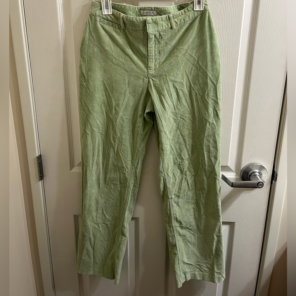 Villager petite size 8p green jeans